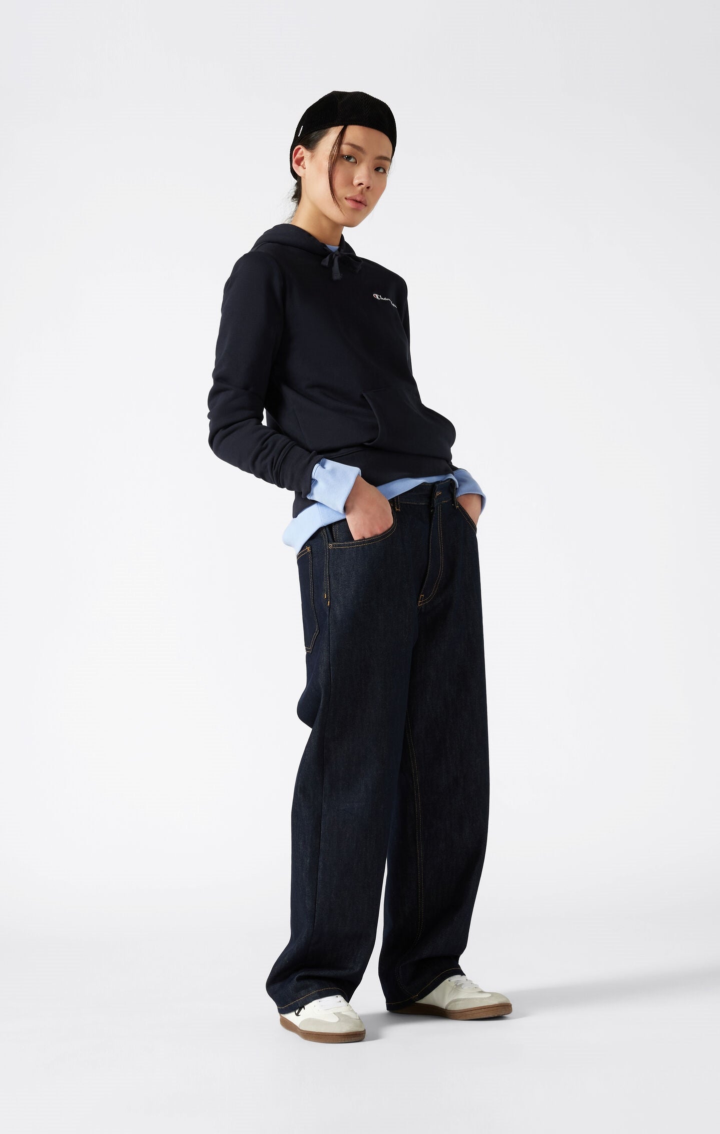 Damen Icons Leichter Slim Fit Hoodie