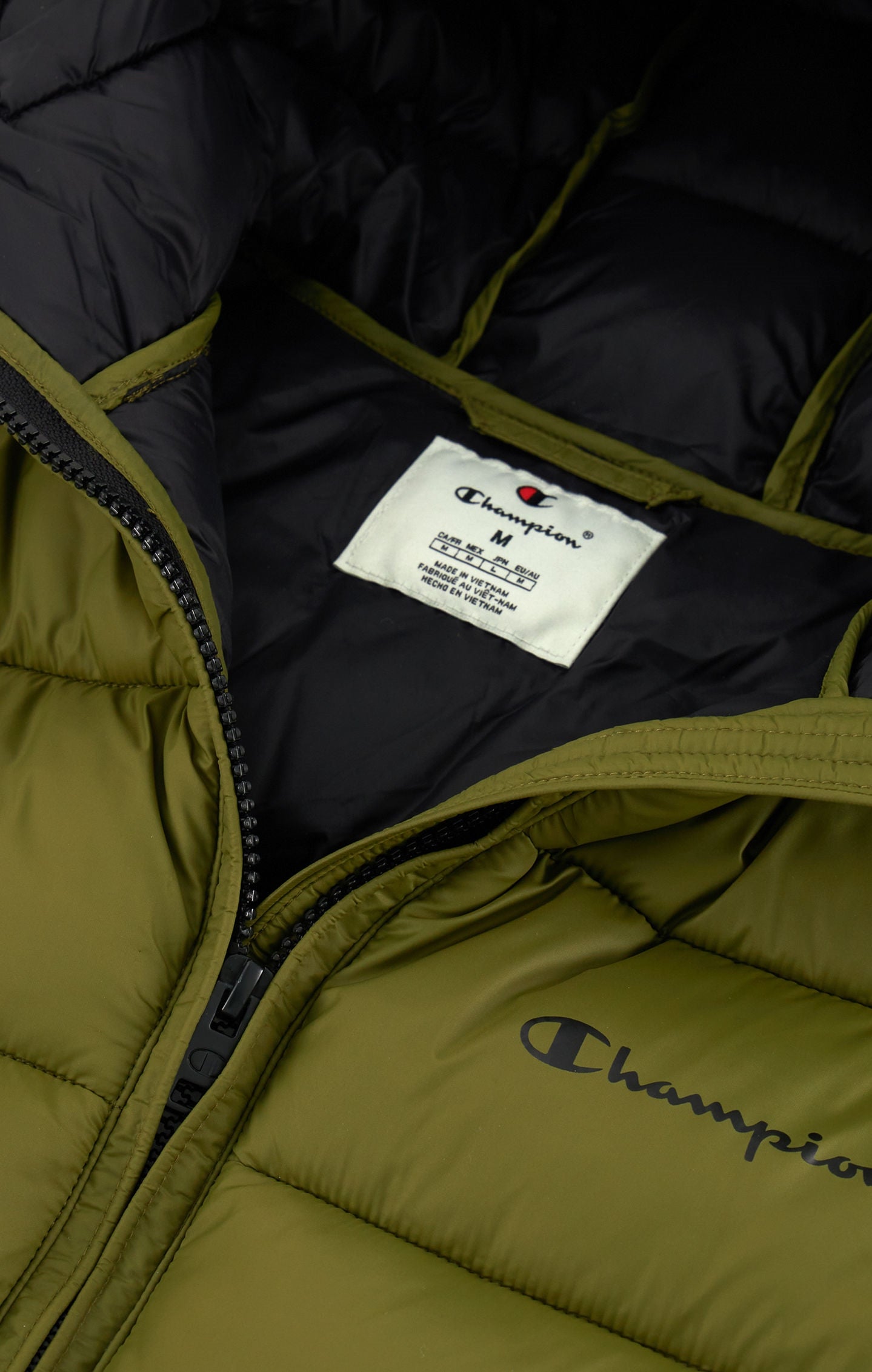 Piumino leggero con cappuccio