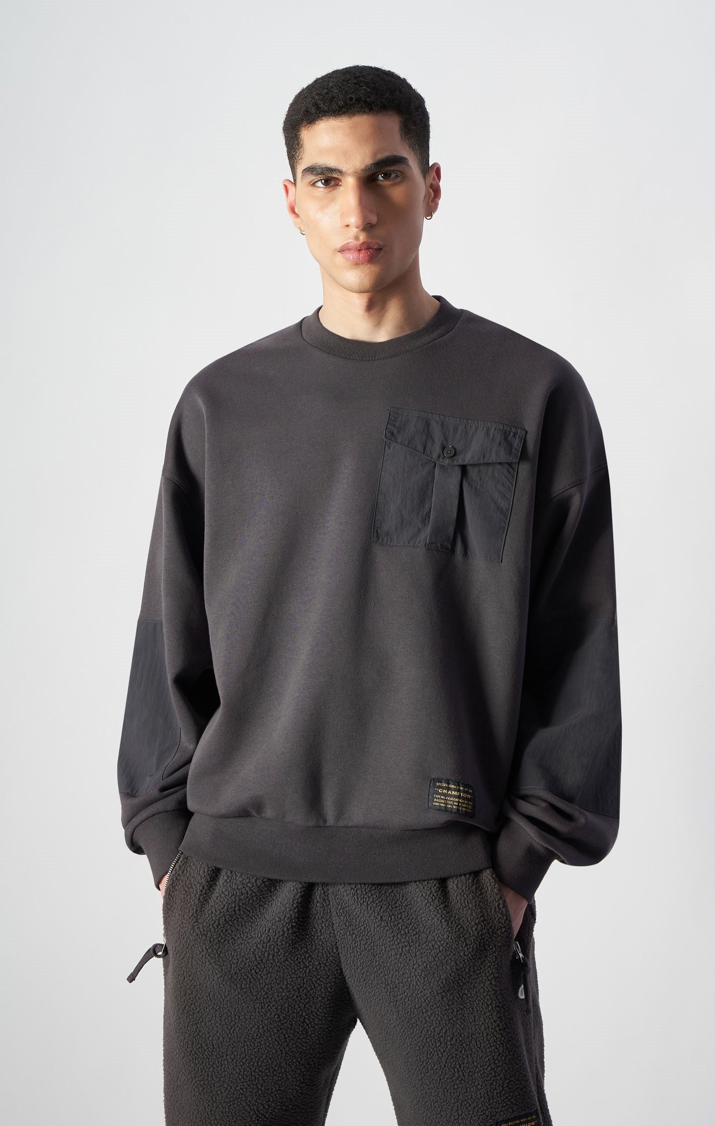 Sweatshirt aus schwerem recyceltem Fleece aus Kreislaufwirtschaft