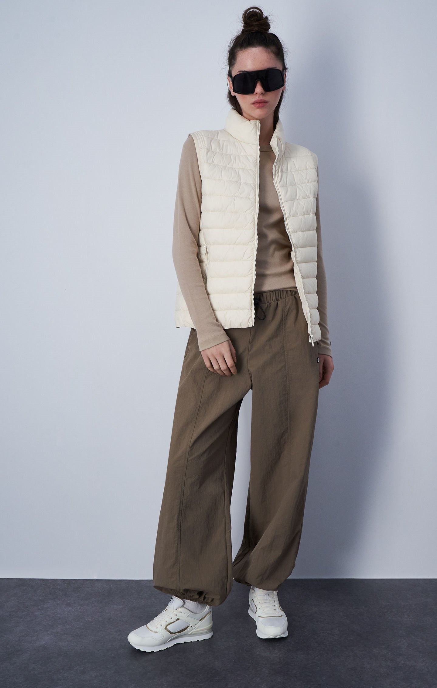 Light Padded Gilet Cream outdoor | Champion United Kingdom