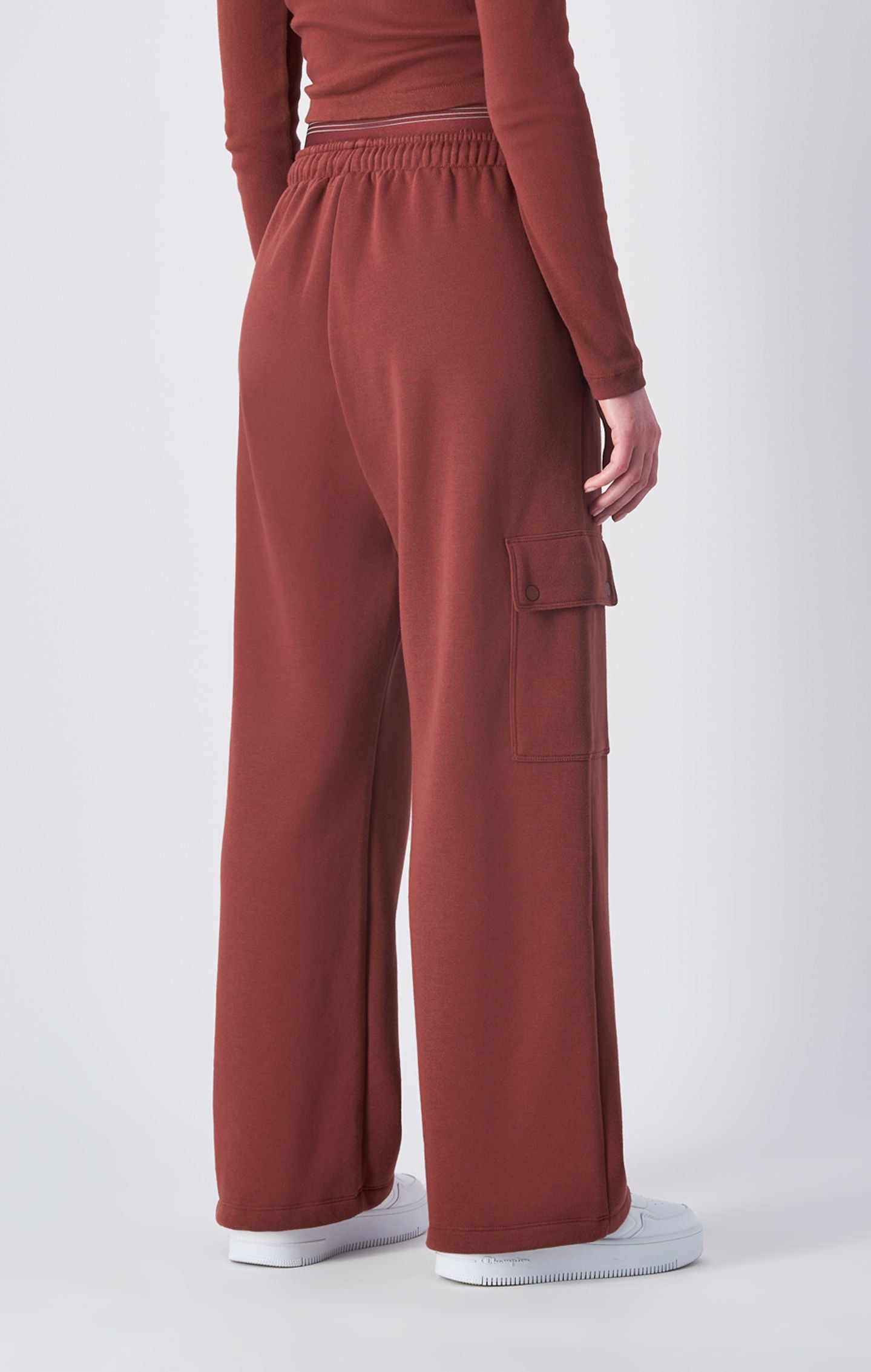 Pantaloni joggers cargo in felpa a gamba ampia