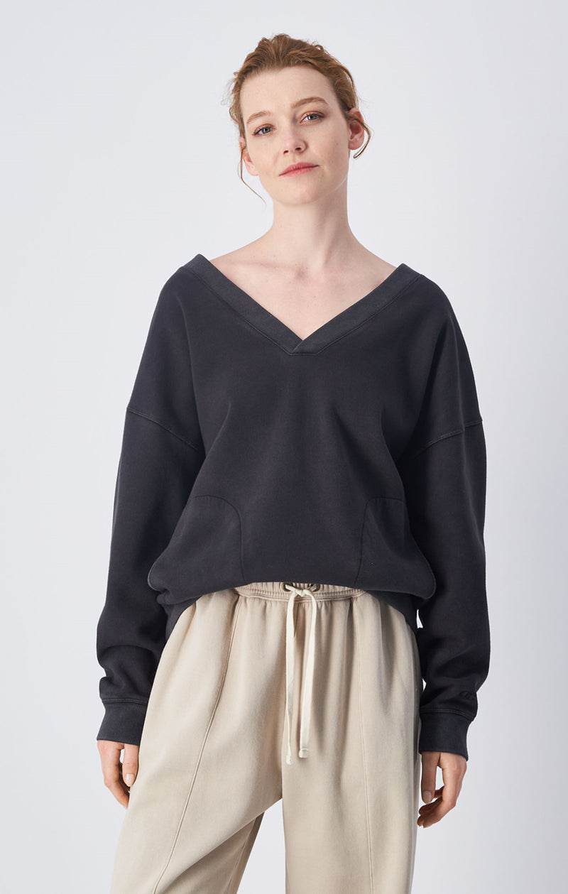 Felpa pullover con collo a V e lavaggio vintage