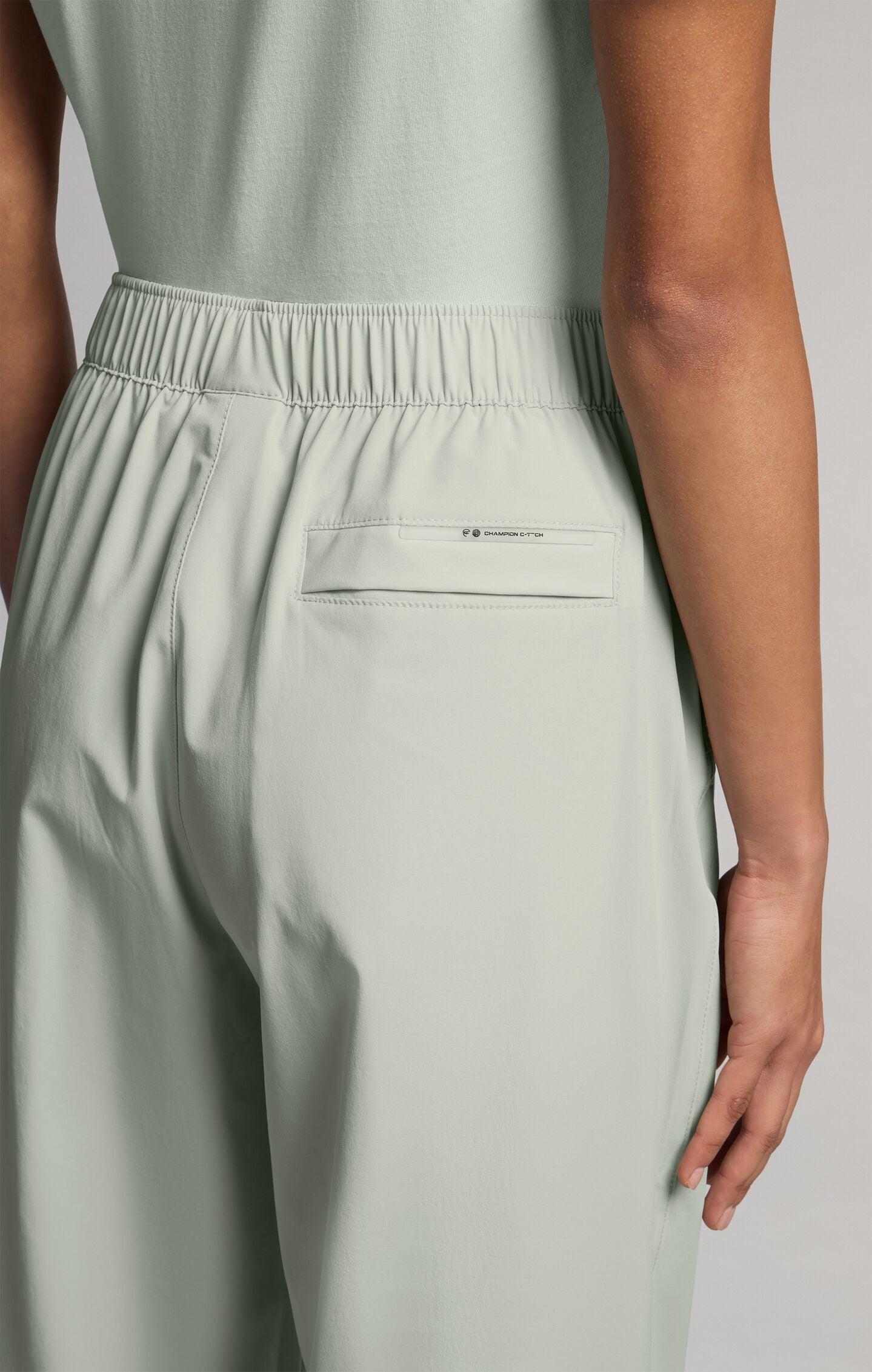 Women's Trousers in Lightweight Stretch Nylon C-Tech