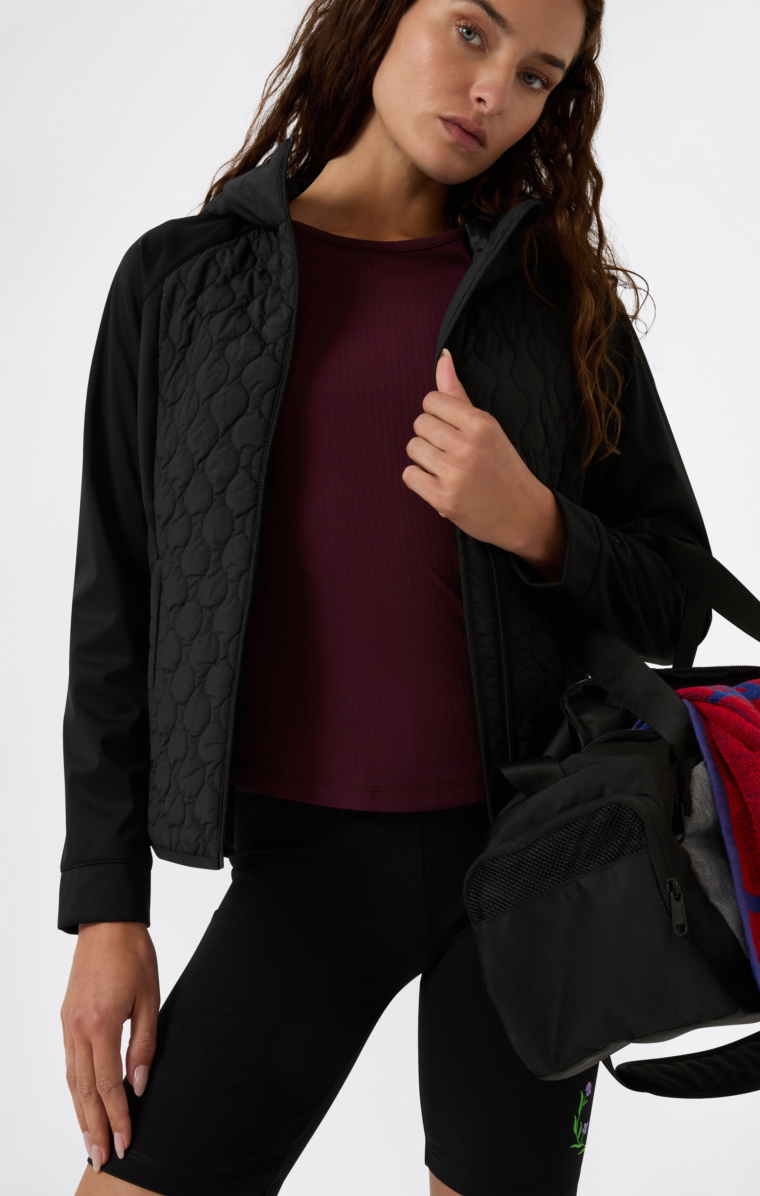 Chaqueta acolchada con capucha para mujer