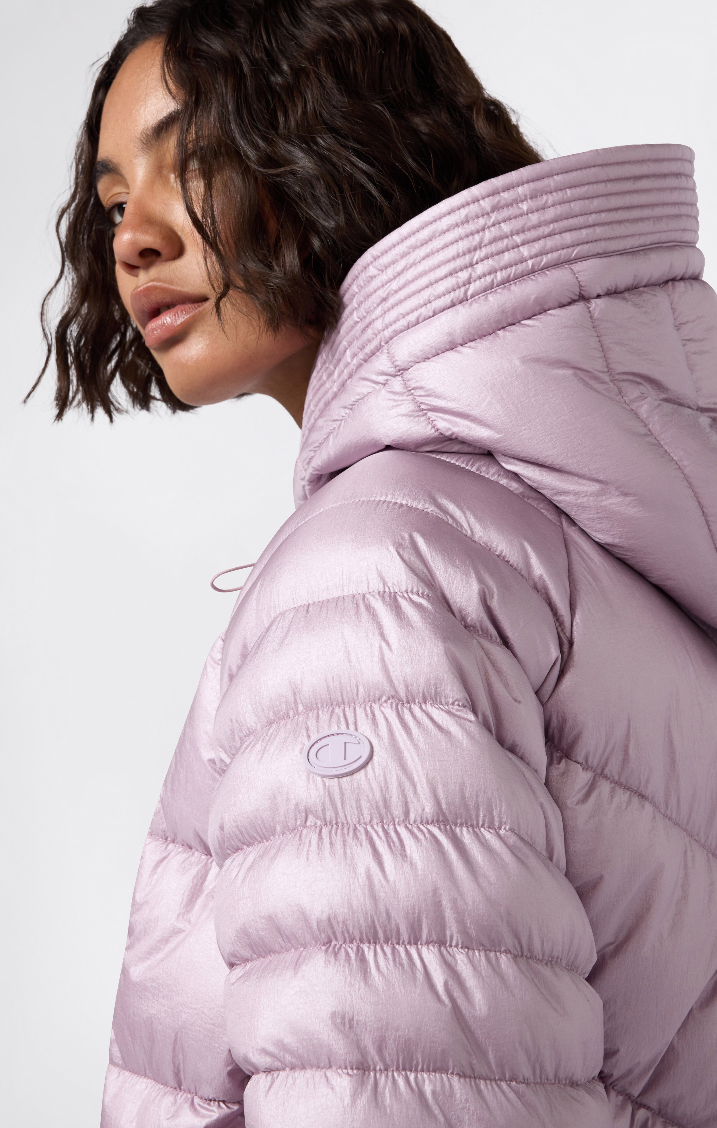 Glänzende Steppjacke mit Kapuze Damen