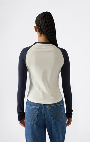 Camiseta Cropped de Manga Larga con Gráfica para Mujer