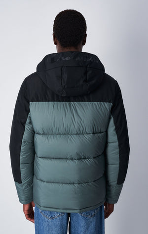 Piumino Pesante Con C Logo Patch