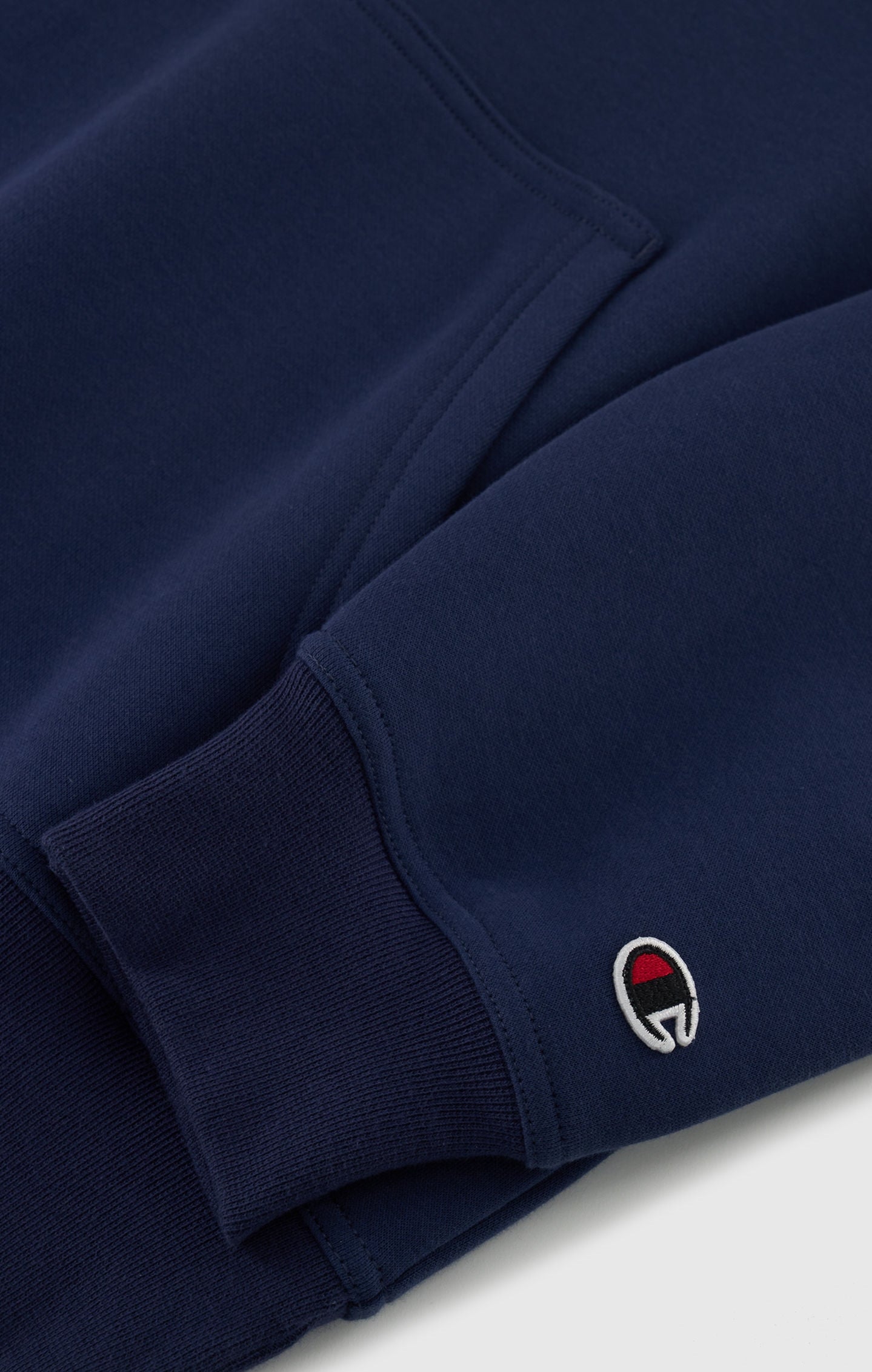 Felpa con cappuccio con logo tono su tono