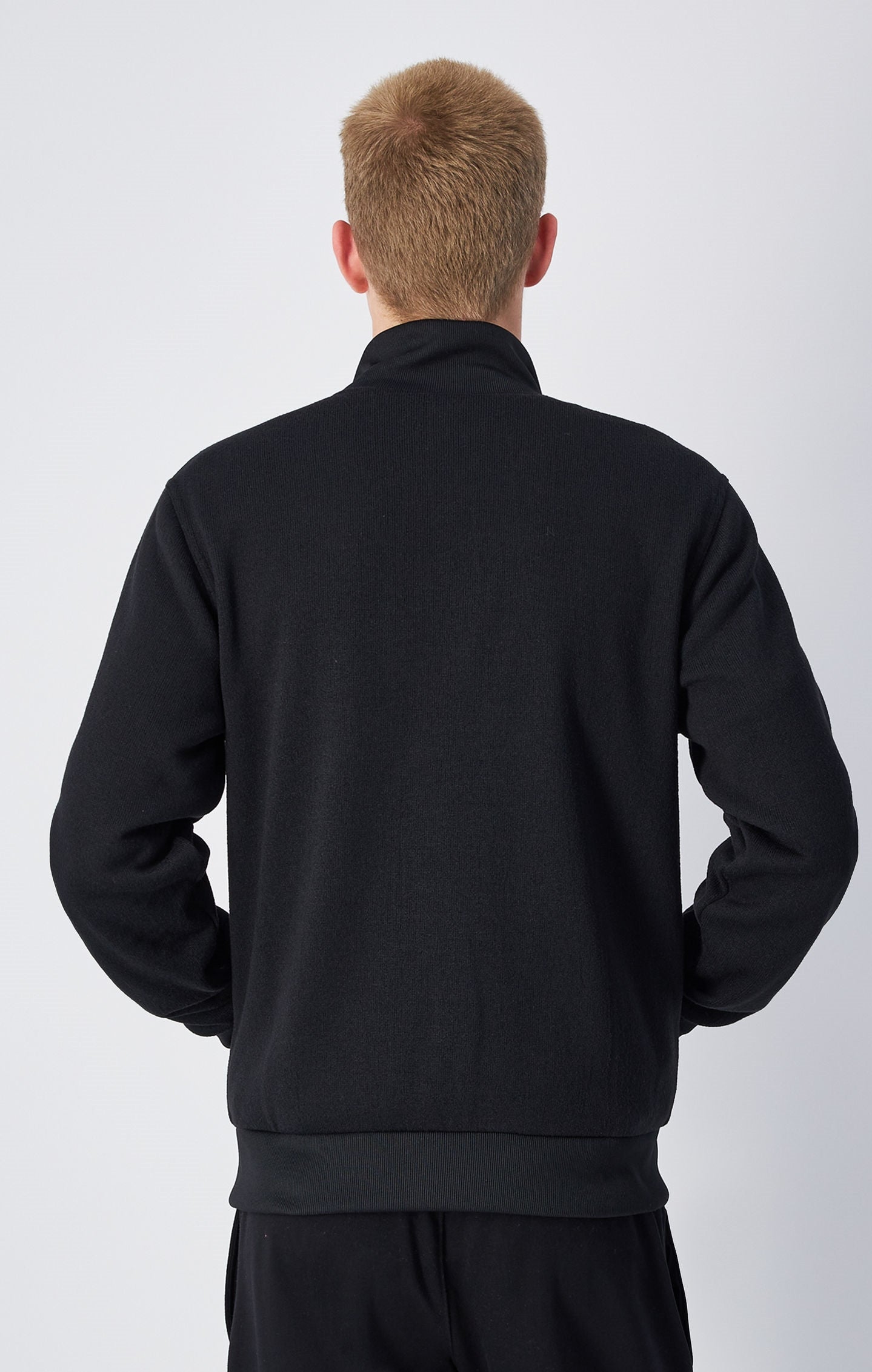 Strick-Sweatshirt mit Ton-in-Ton C-Logo und durchgehendem Reißverschluss