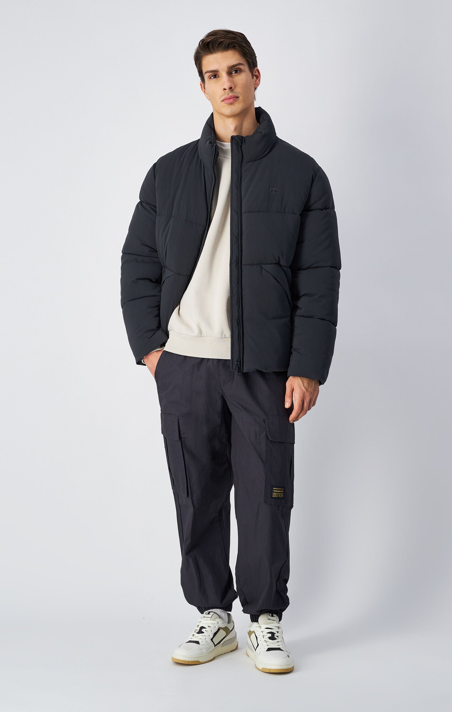 Piumino pesante a collo alto