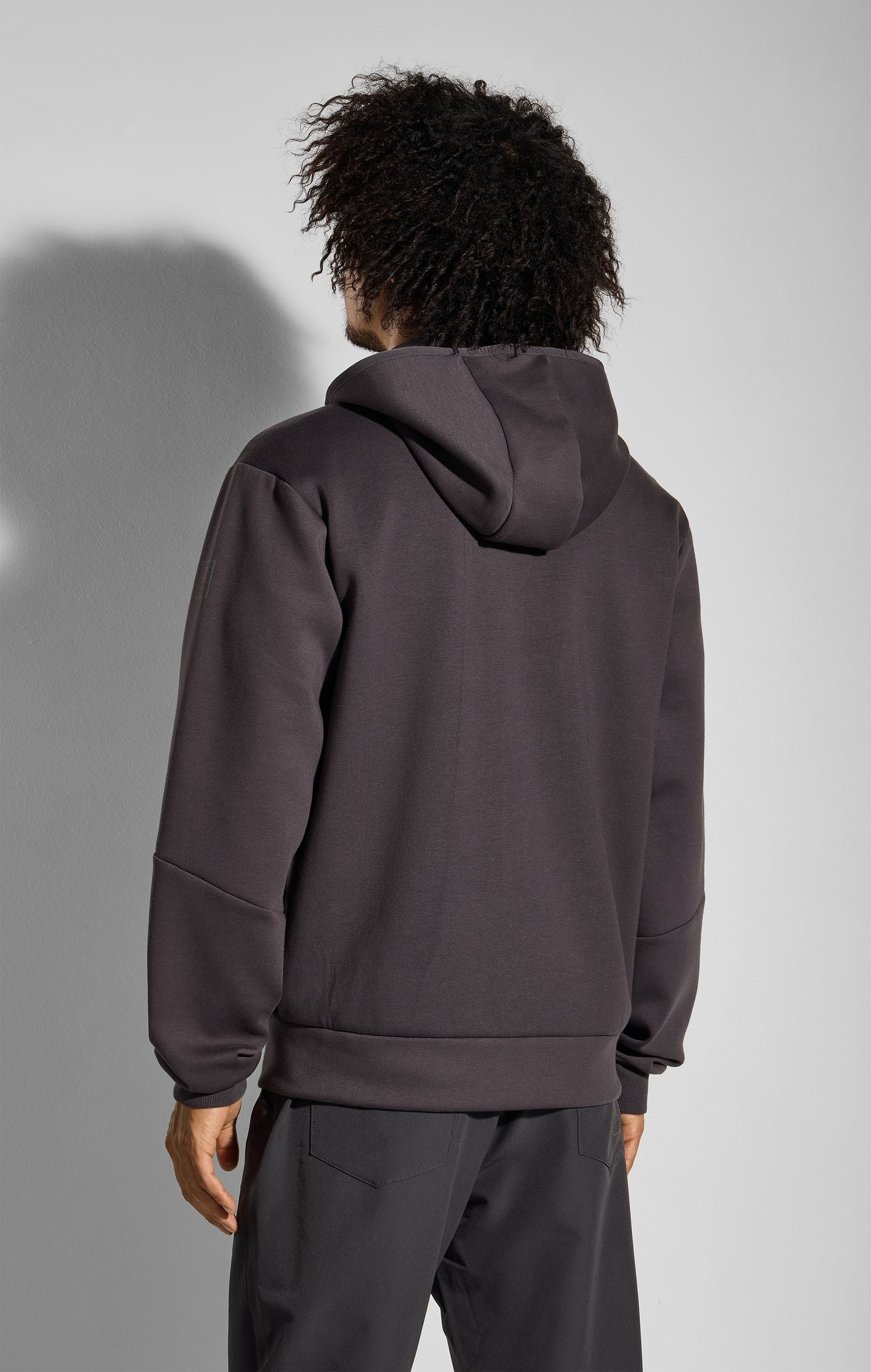 Sweatshirt à capuche zippé en interlock