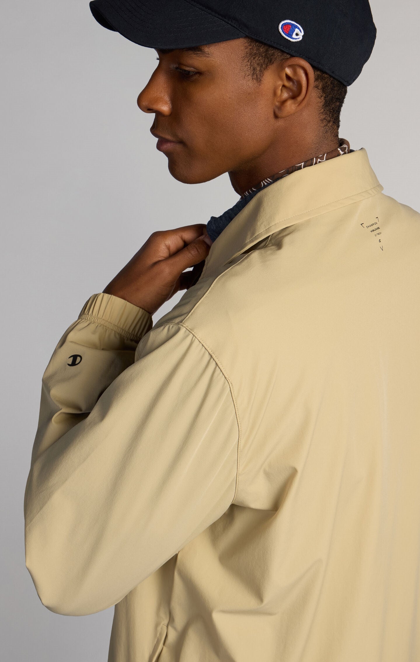 Herrenhemd mit Langarm und Reißverschluss Comfort Fit aus Leichtem C-Tech Nylon