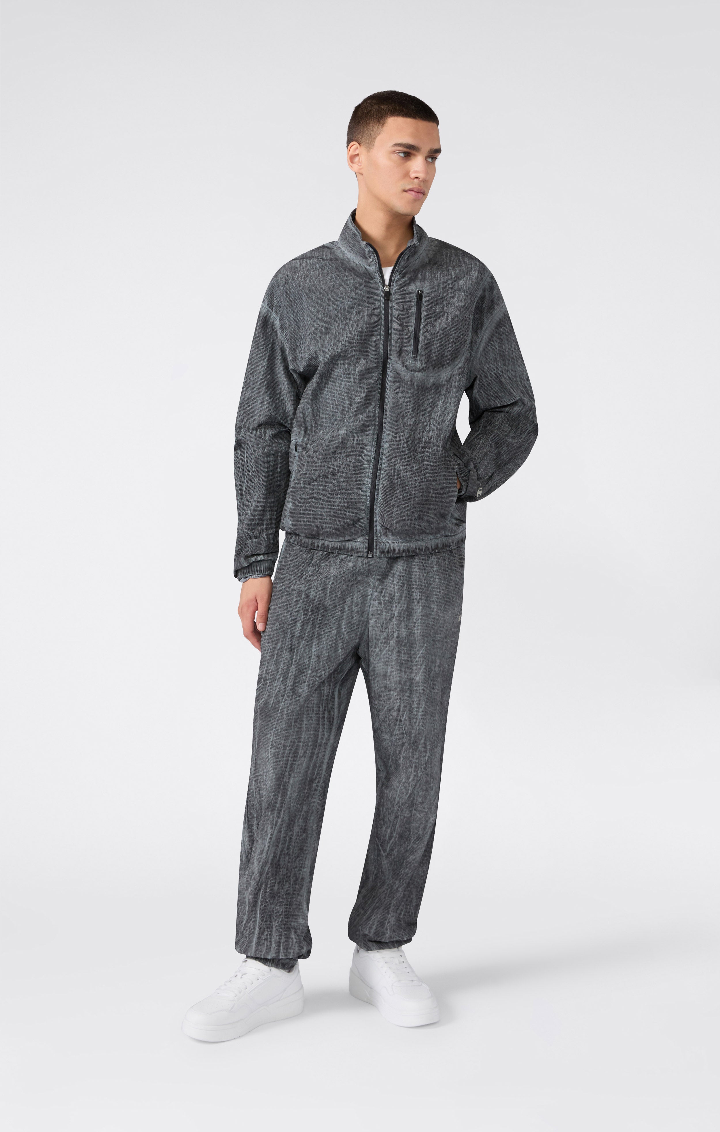 Top Uomo In Nylon Con Zip Intera Effetto Slavato