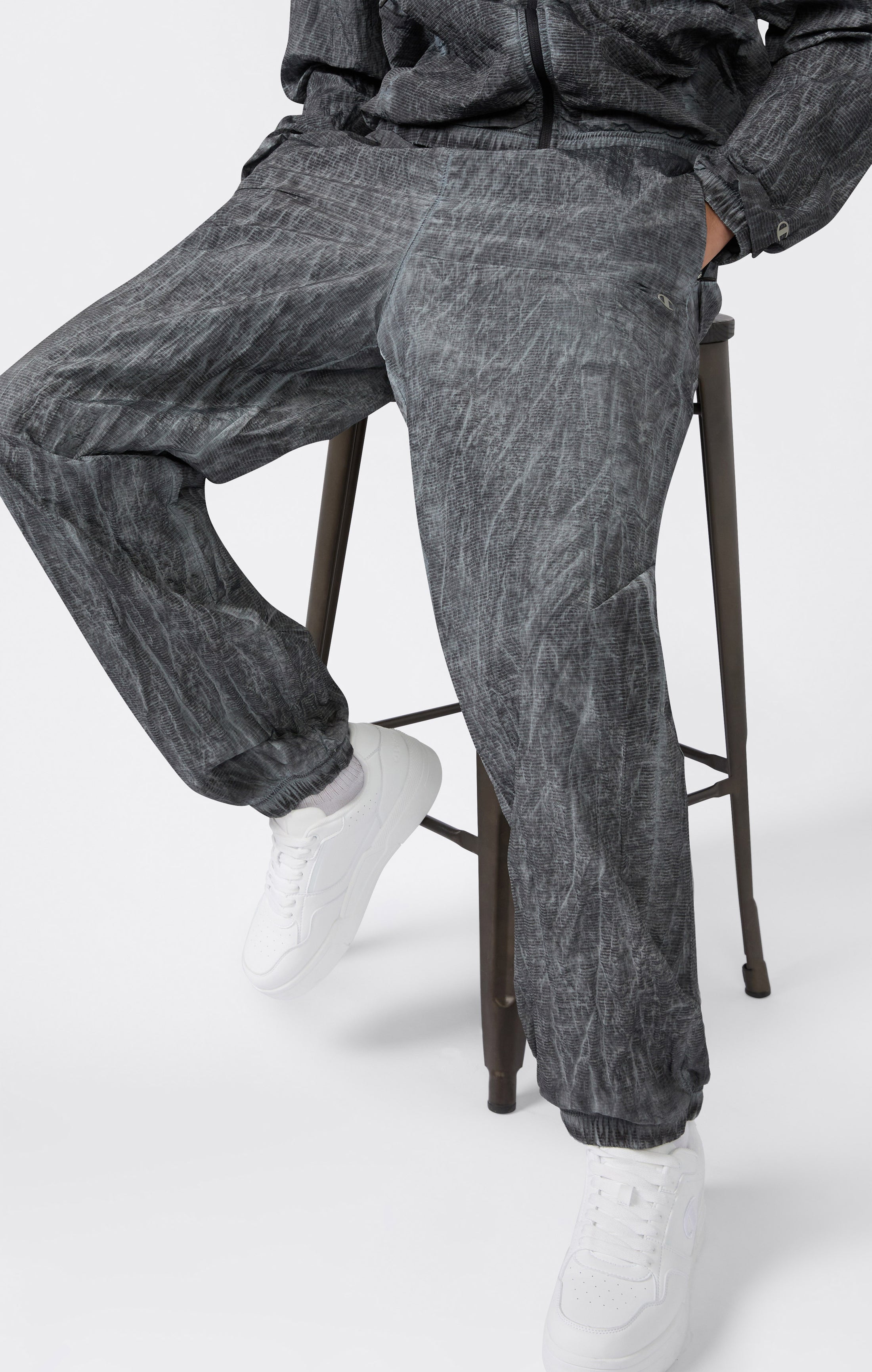 Pantalon Homme En Nylon Avec Poignets Élastiques Effet Délavé