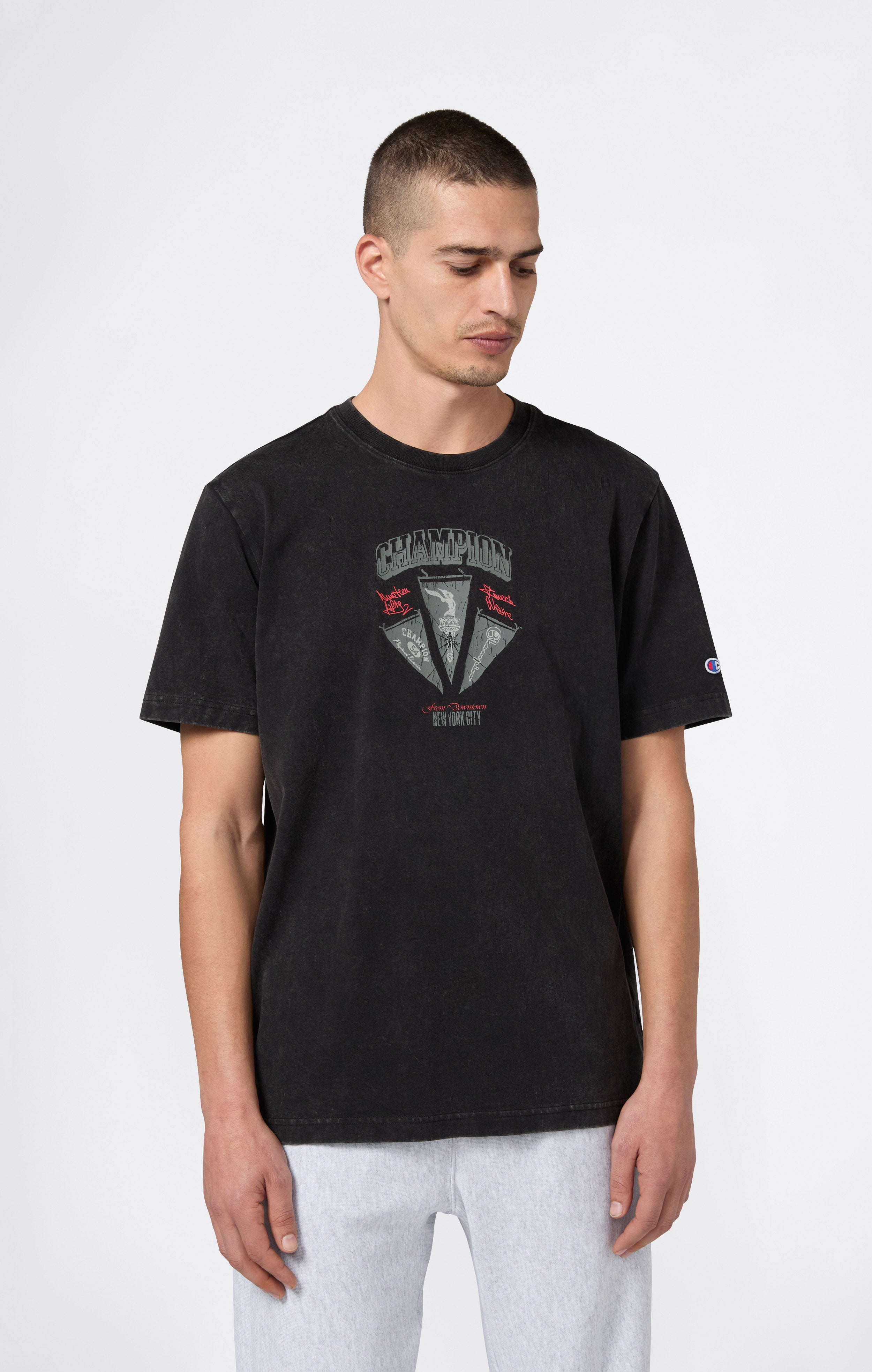 Tシャツ・カットソー CHAMPION REVERSE WEAVE Men T Shirts 25P220761 NBK BLACK REVERSE WEAVE Men's Graphic T-Shirt Black rwss core
