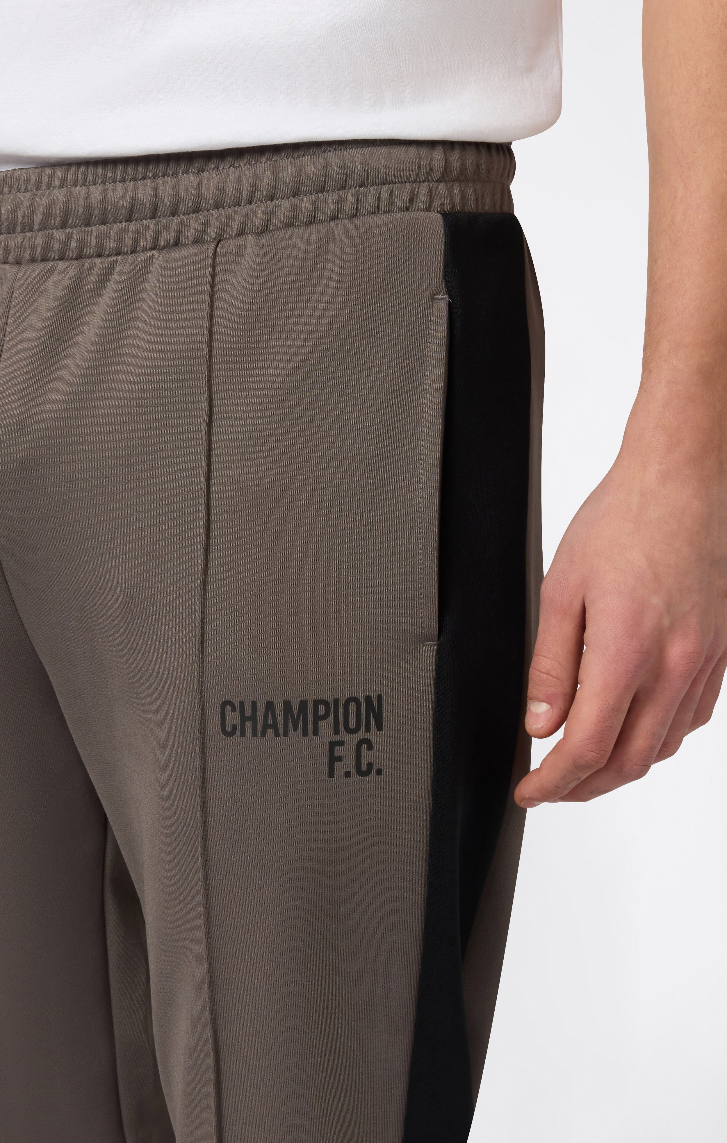 Men’s Slim Fit Straight Leg Pants