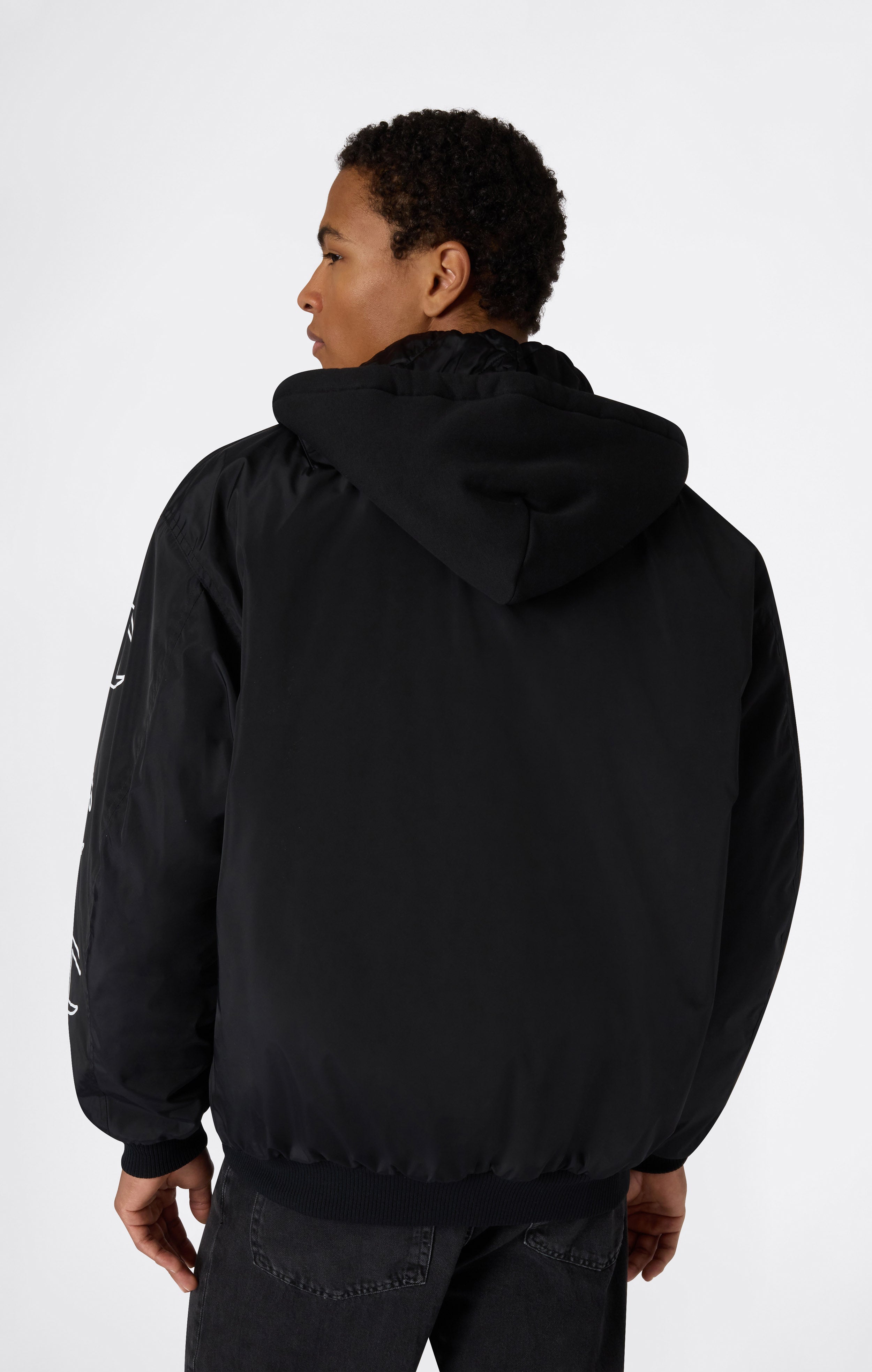 Chaqueta bomber con capucha para hombre