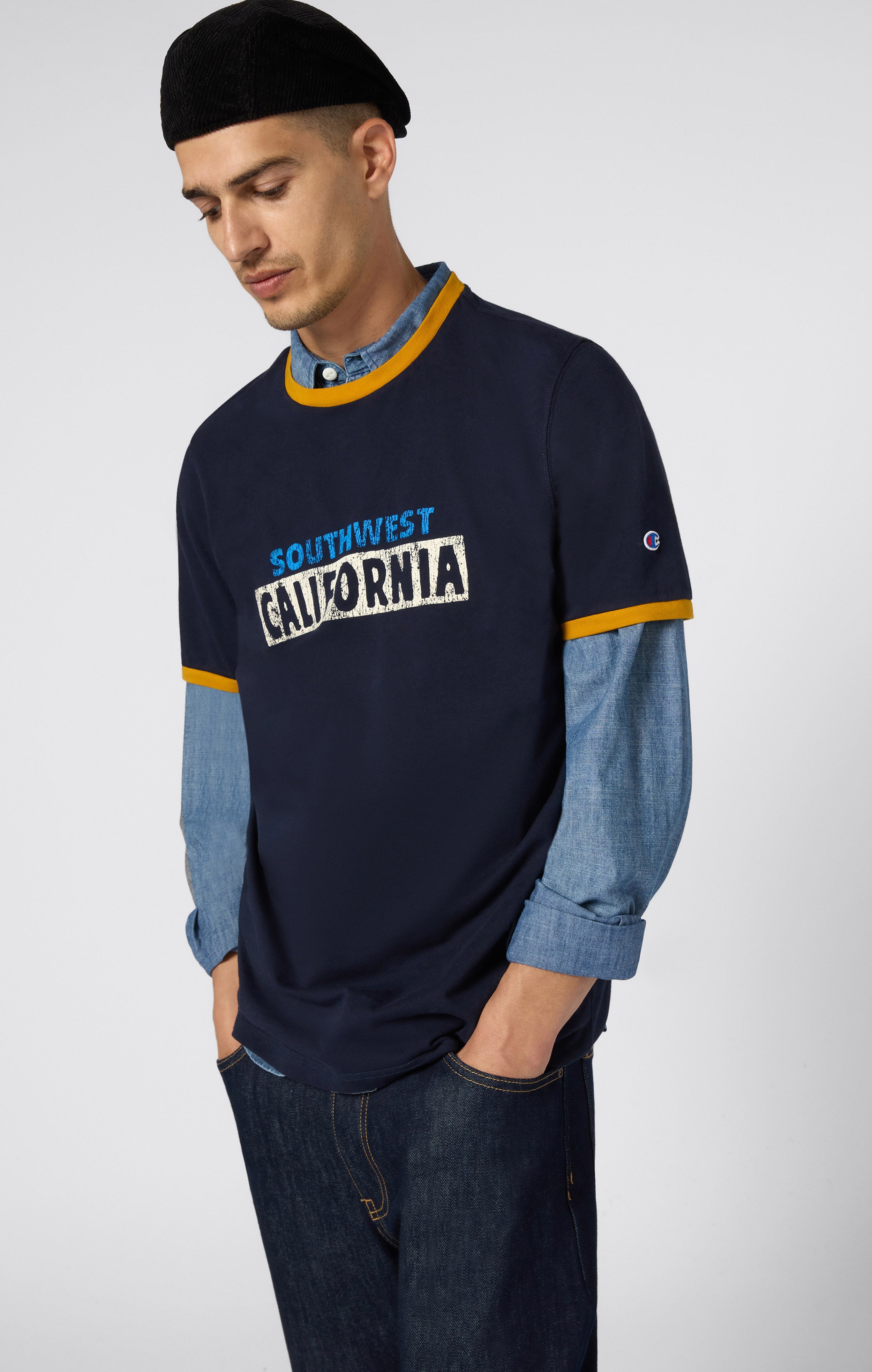 Men's crewneck T-shirt with graphic and contrast trims