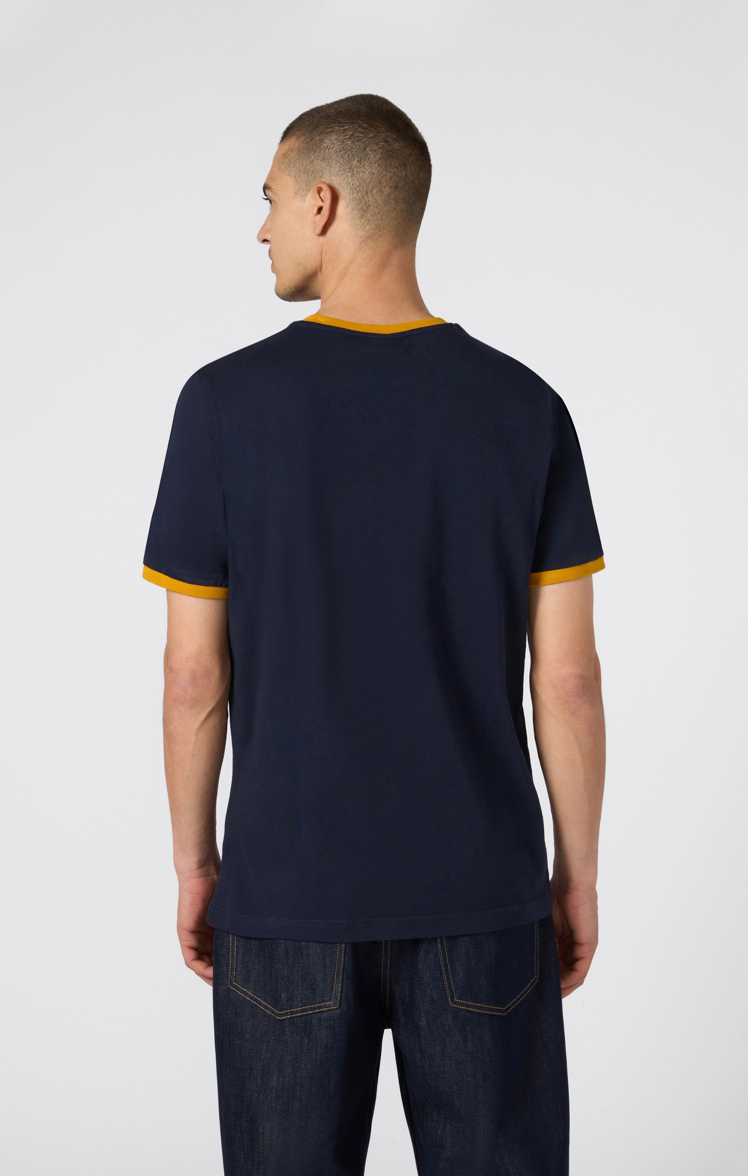 Men's crewneck T-shirt with graphic and contrast trims