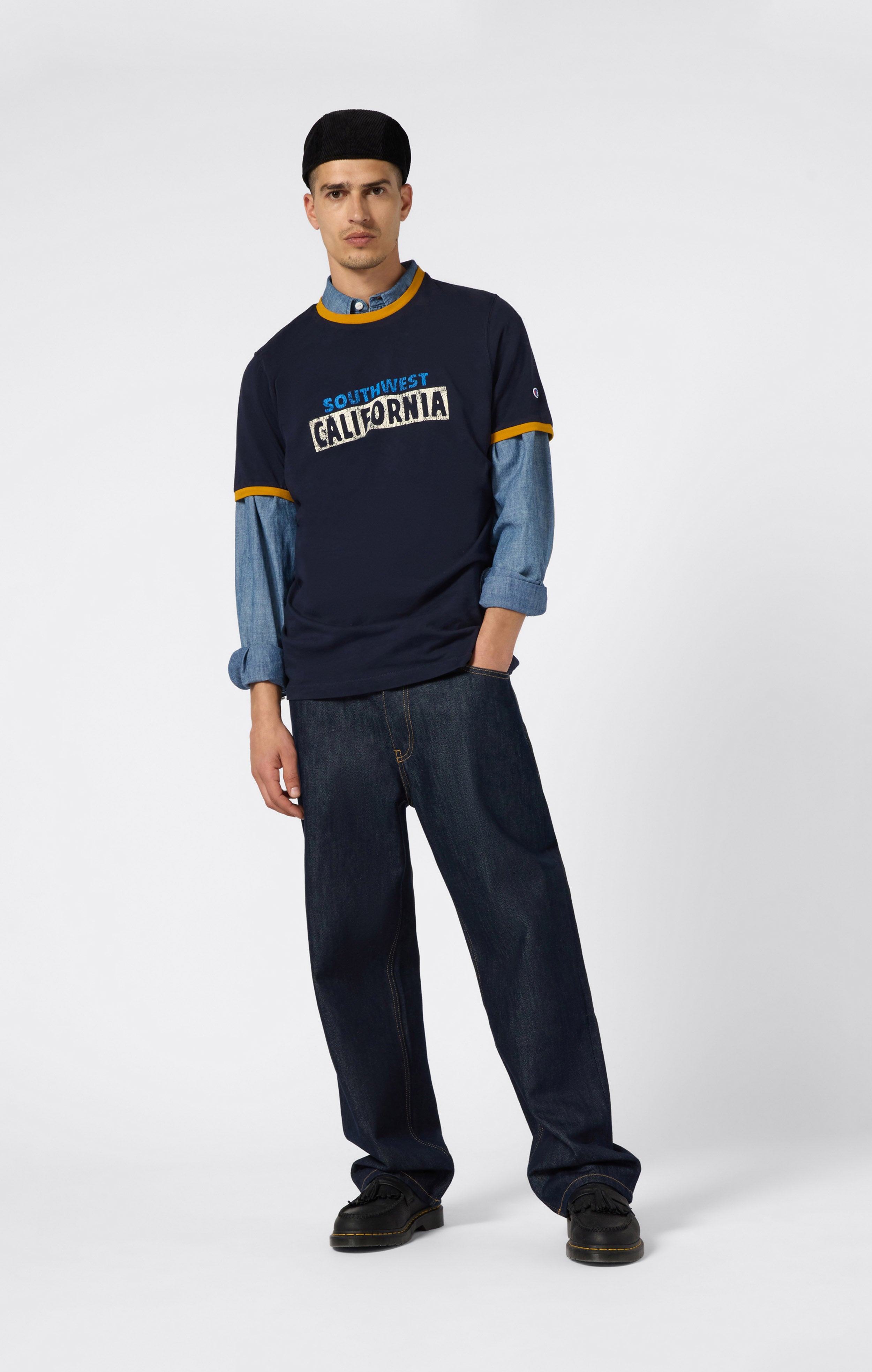 Men's crewneck T-shirt with graphic and contrast trims