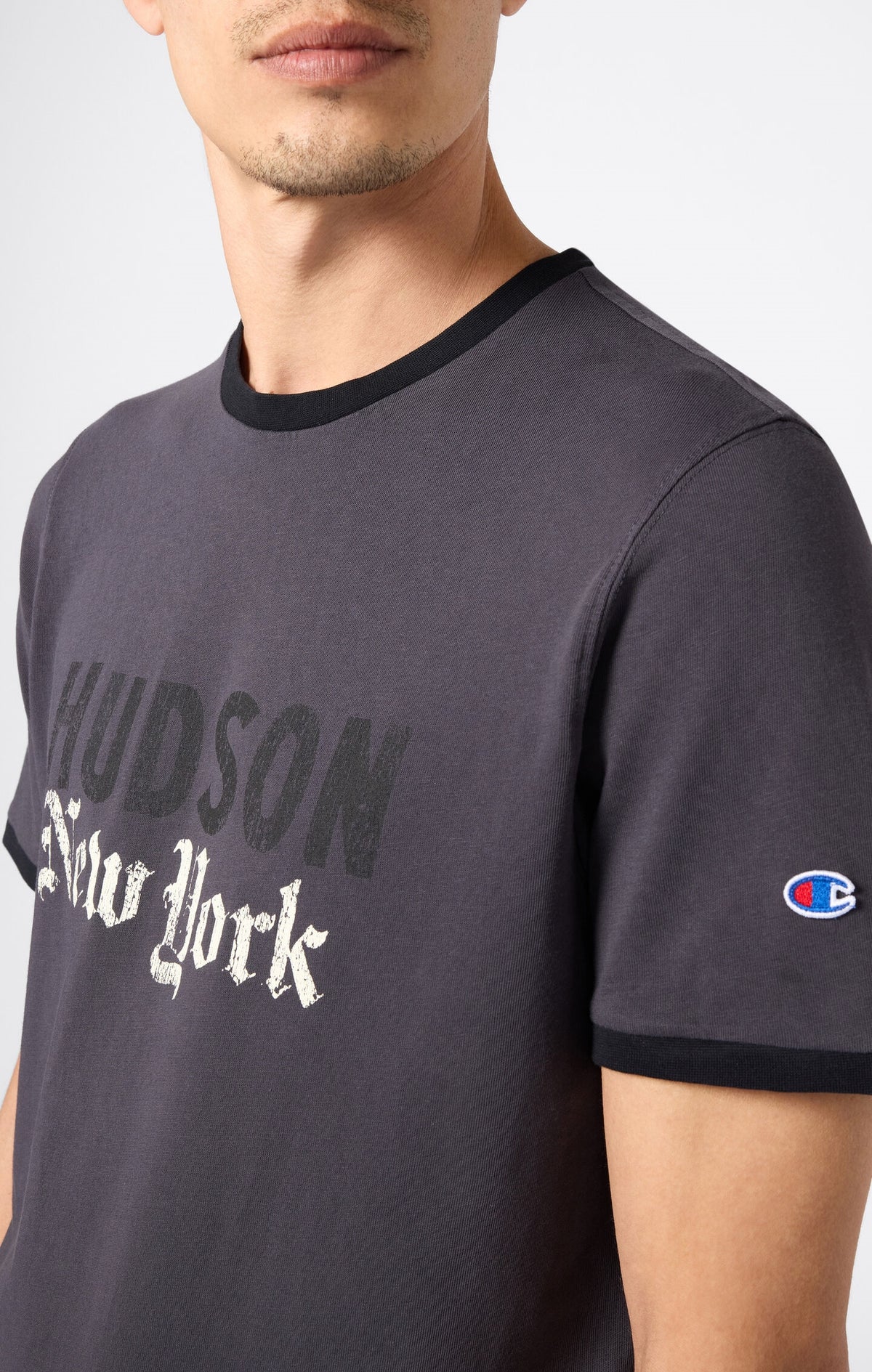 Men's crewneck T-shirt with graphic and contrast trims