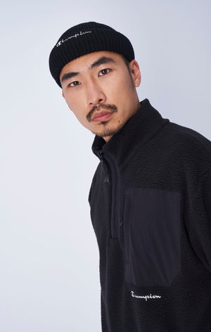 Nachhaltige gestickte Beaniemütze