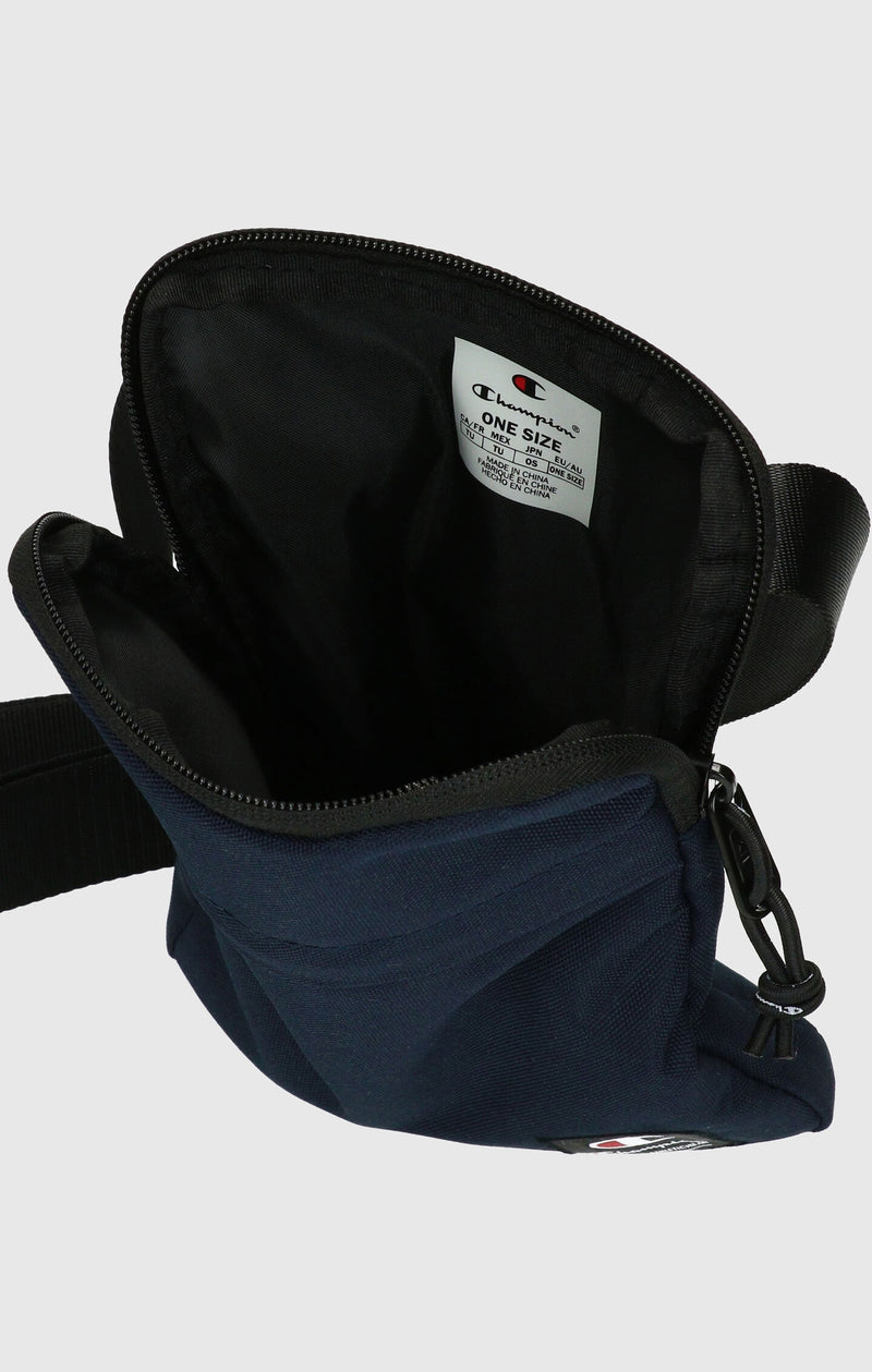 Kleine, schwarze Schultertasche