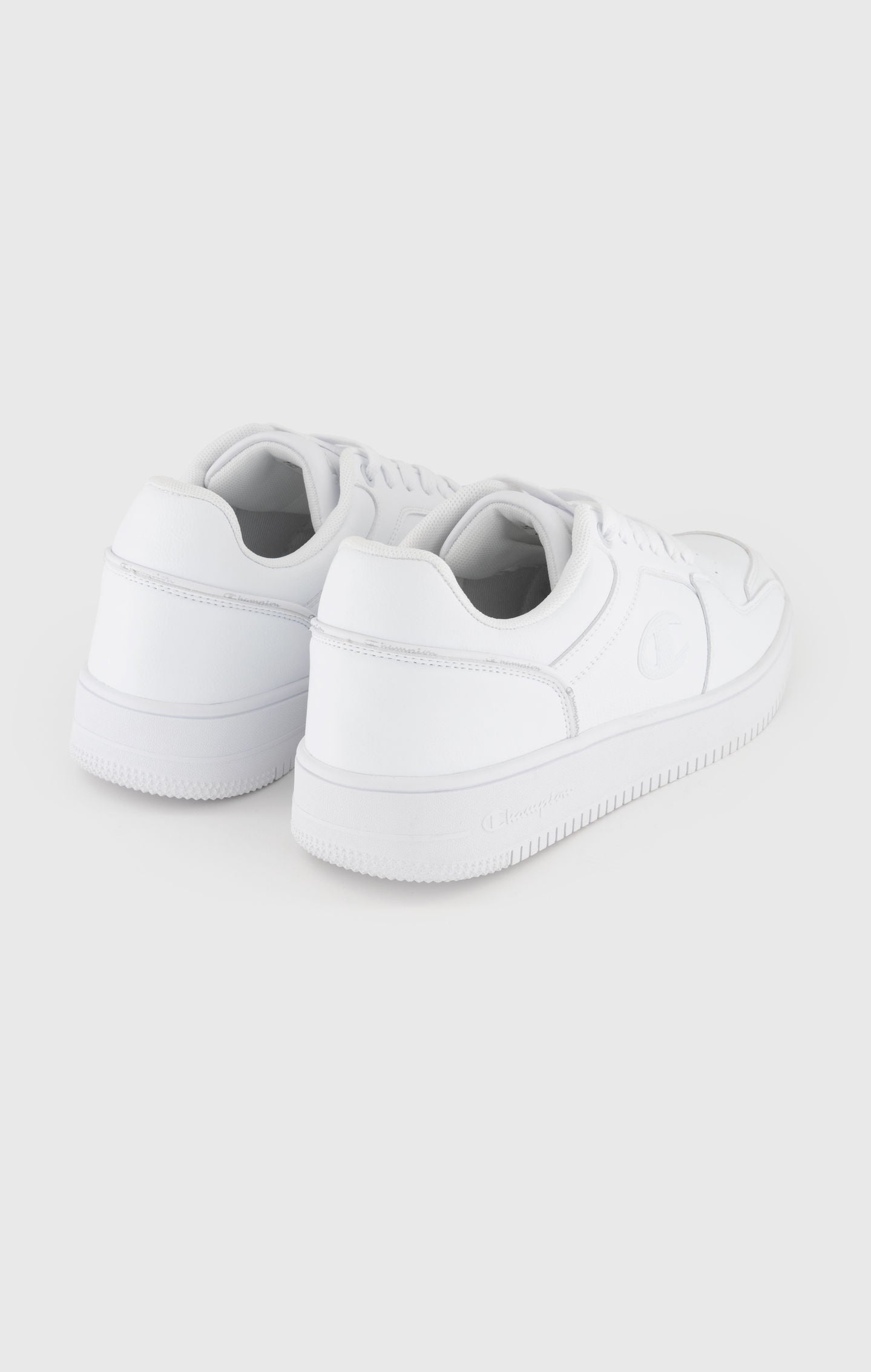 RD18  Low-Top-Basketballschuhe