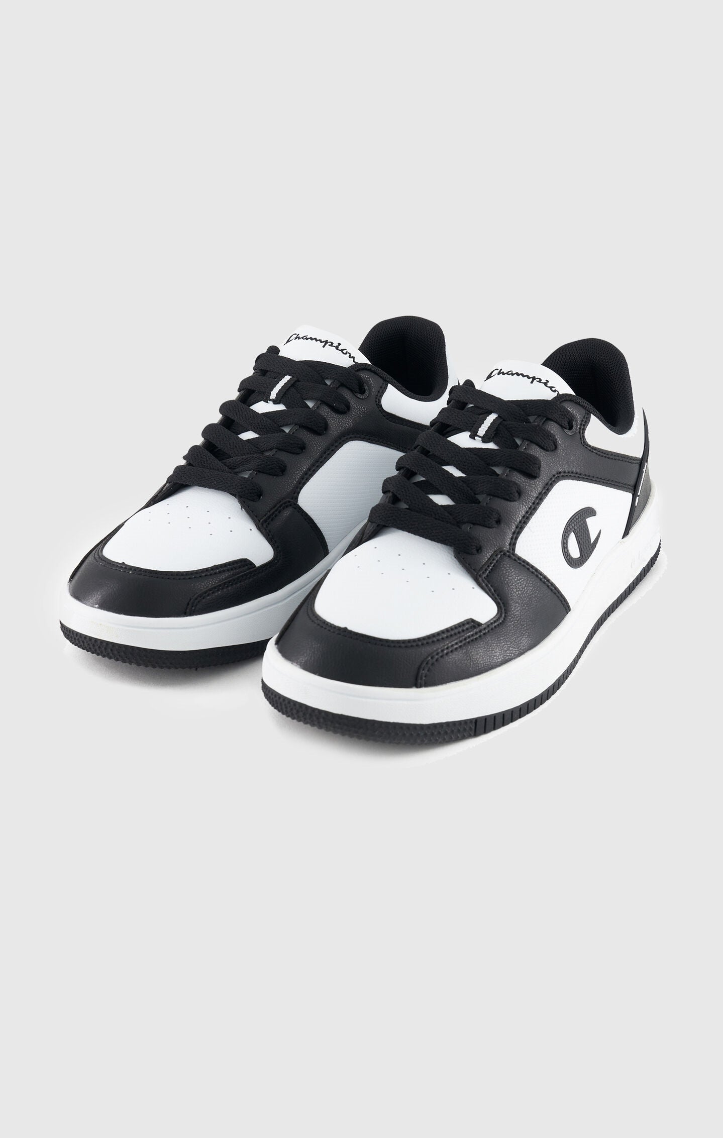 RD18 Low Basket Trainers