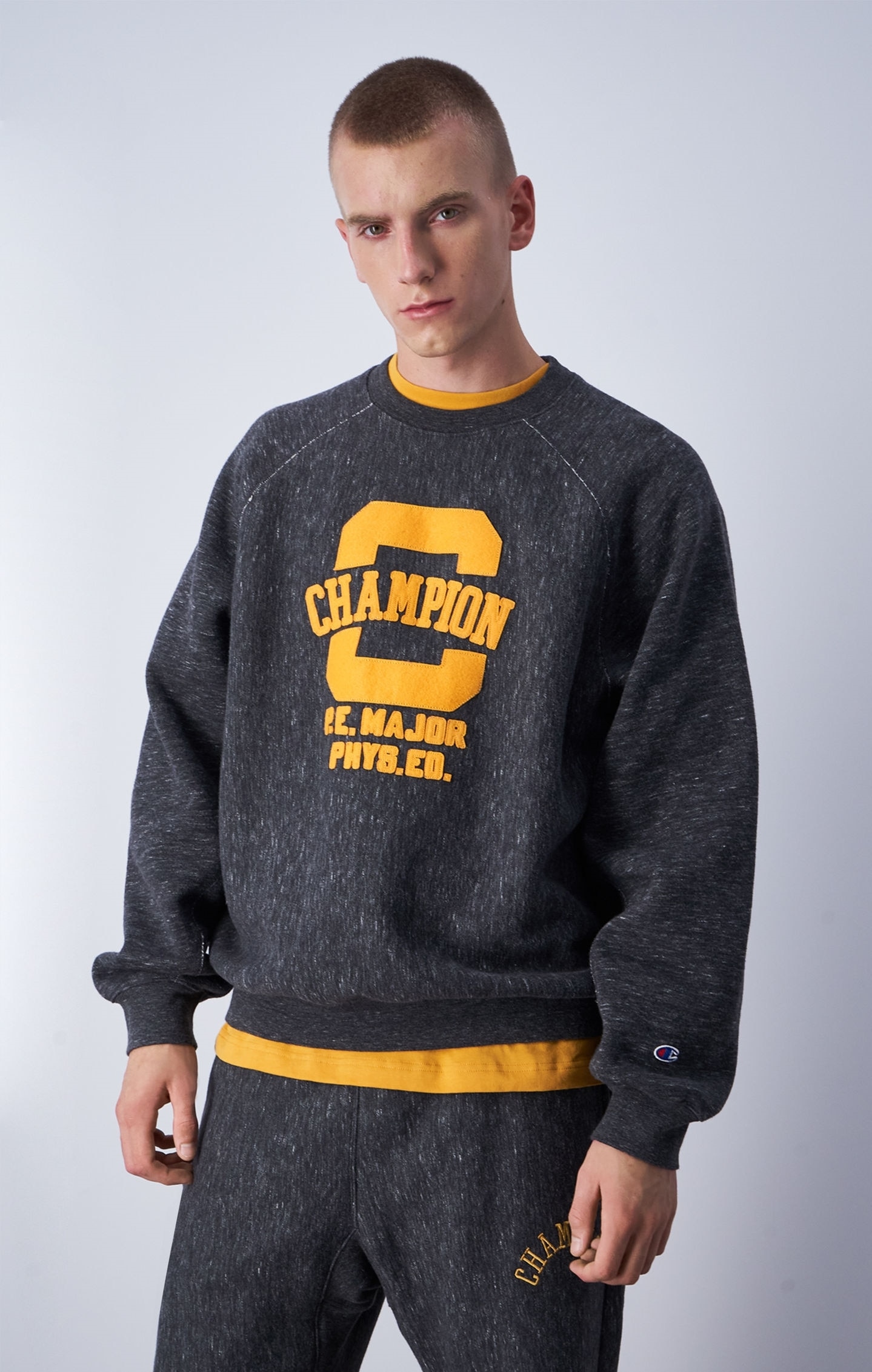 Dunkelgrau Reverse Weave Sweatshirt im Traditionslook product