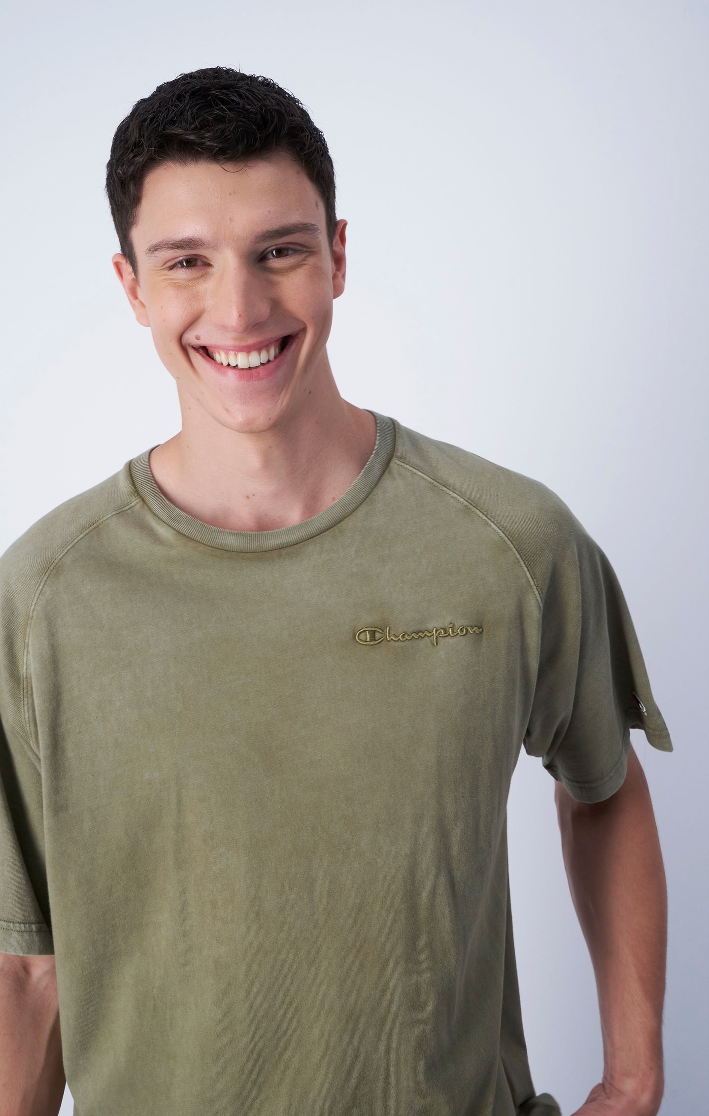 Olivgrün Baumwoll-T-Shirt mit Ton-in-Ton-Stickerei
