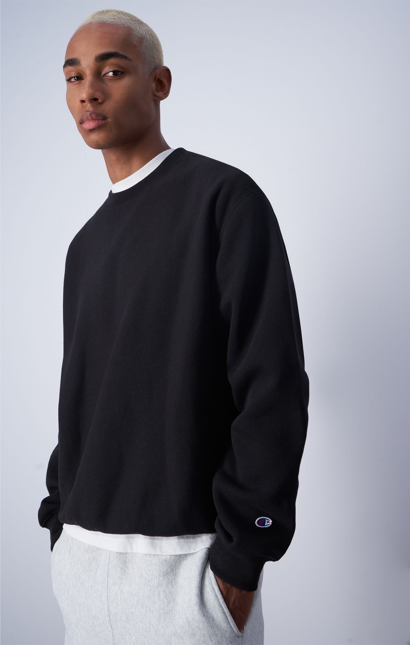 Champion Noir Sweatshirt Reverse Weave minimaliste