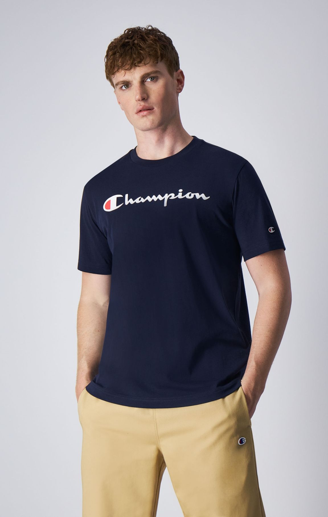 T-Shirt mit gesticktem Logo-Schriftzug