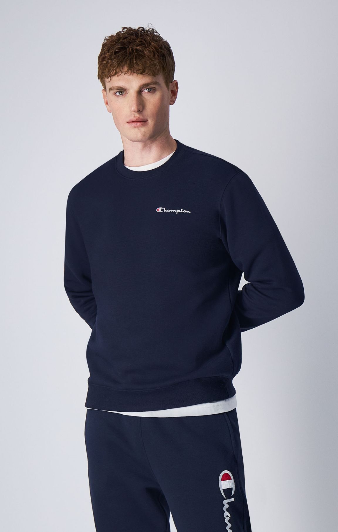Fleece-Sweatshirt mit kleinem Logo-Schriftzug