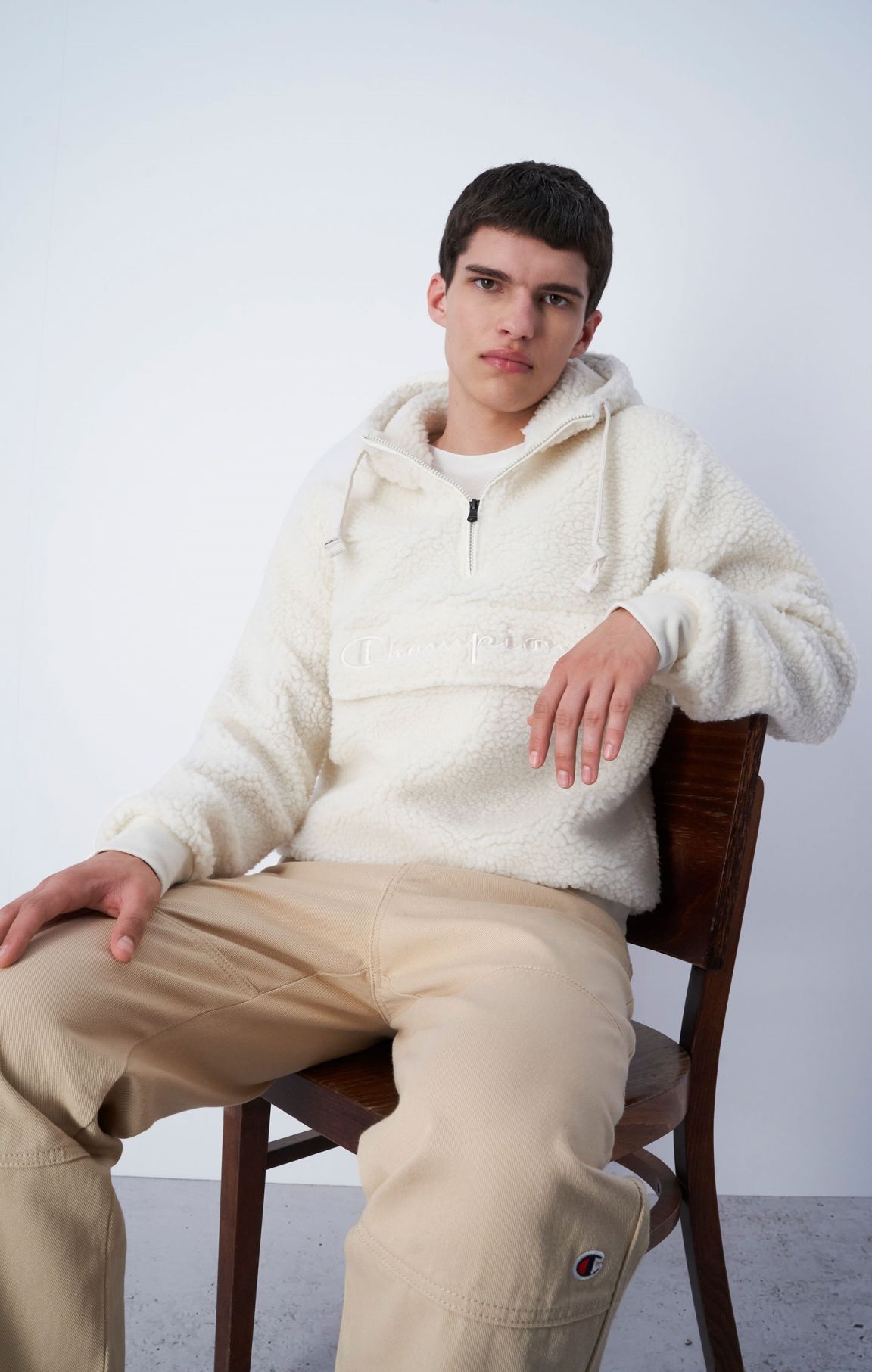 Blanc Cassé Sweatshirt d’hiver à capuche et logo Champion