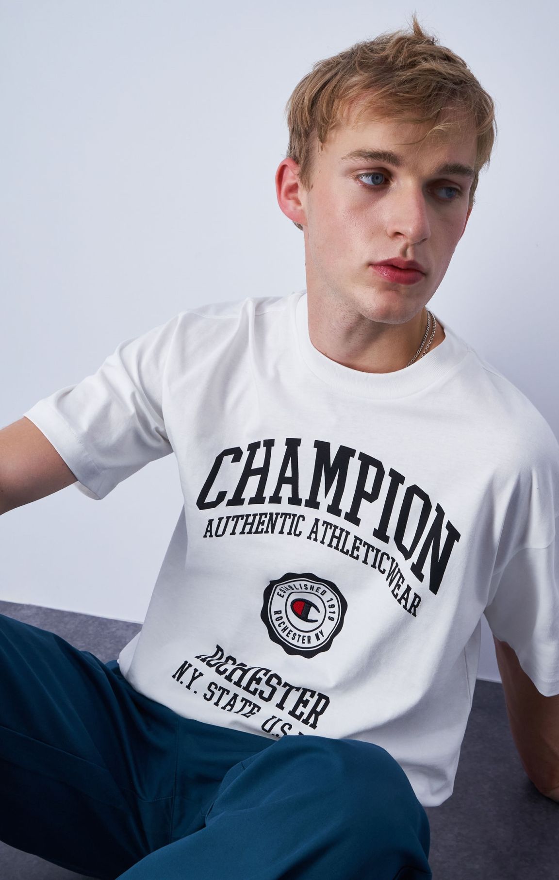 Baumwoll-T-Shirt mit College-Logo