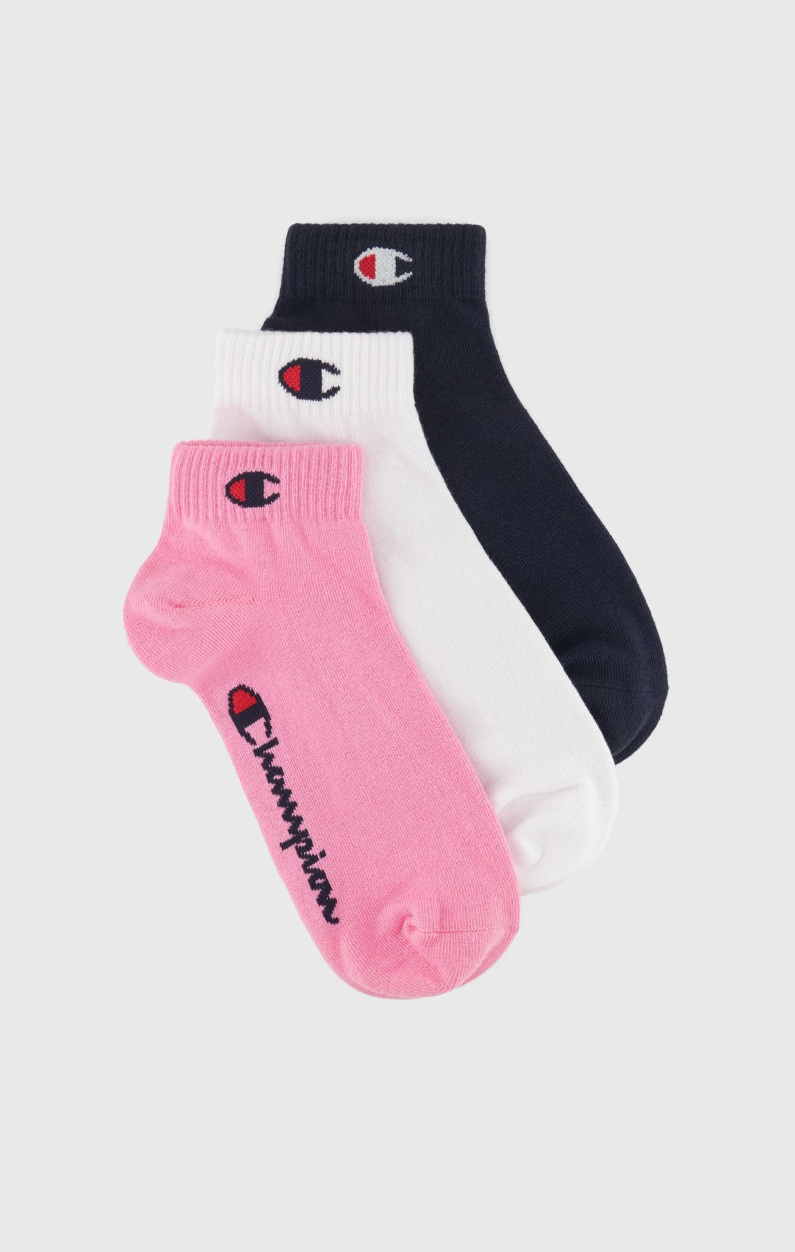 Tres pares de calcetines con logotipo en C